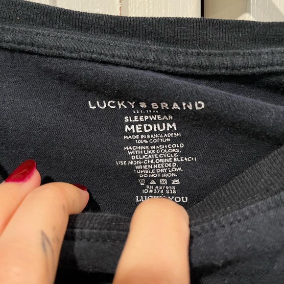 Mens lucky brand t shirt size med EUC - Picture 2 of 2